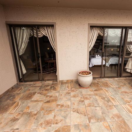 Bar-T-Nique Guest House Mossel Bay Exterior foto