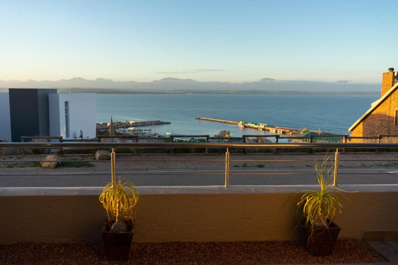 Bar-T-Nique Guest House Mossel Bay Exterior foto