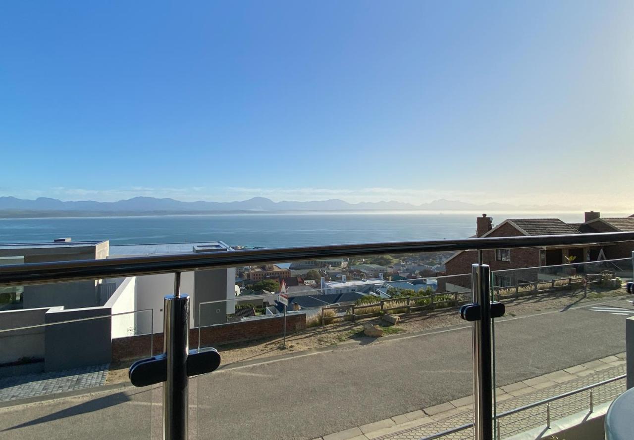 Bar-T-Nique Guest House Mossel Bay Exterior foto