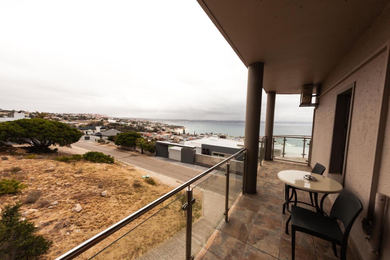 Bar-T-Nique Guest House Mossel Bay Exterior foto
